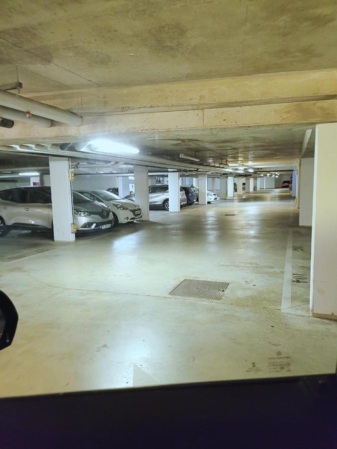 III Appart 2 Pieces, Neuf 200 M De Gare Parking Netflix Evry Courcouronnes Экстерьер фото